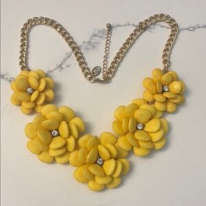 Elegant Yellow Floral Statement Necklace with Gold Chain
